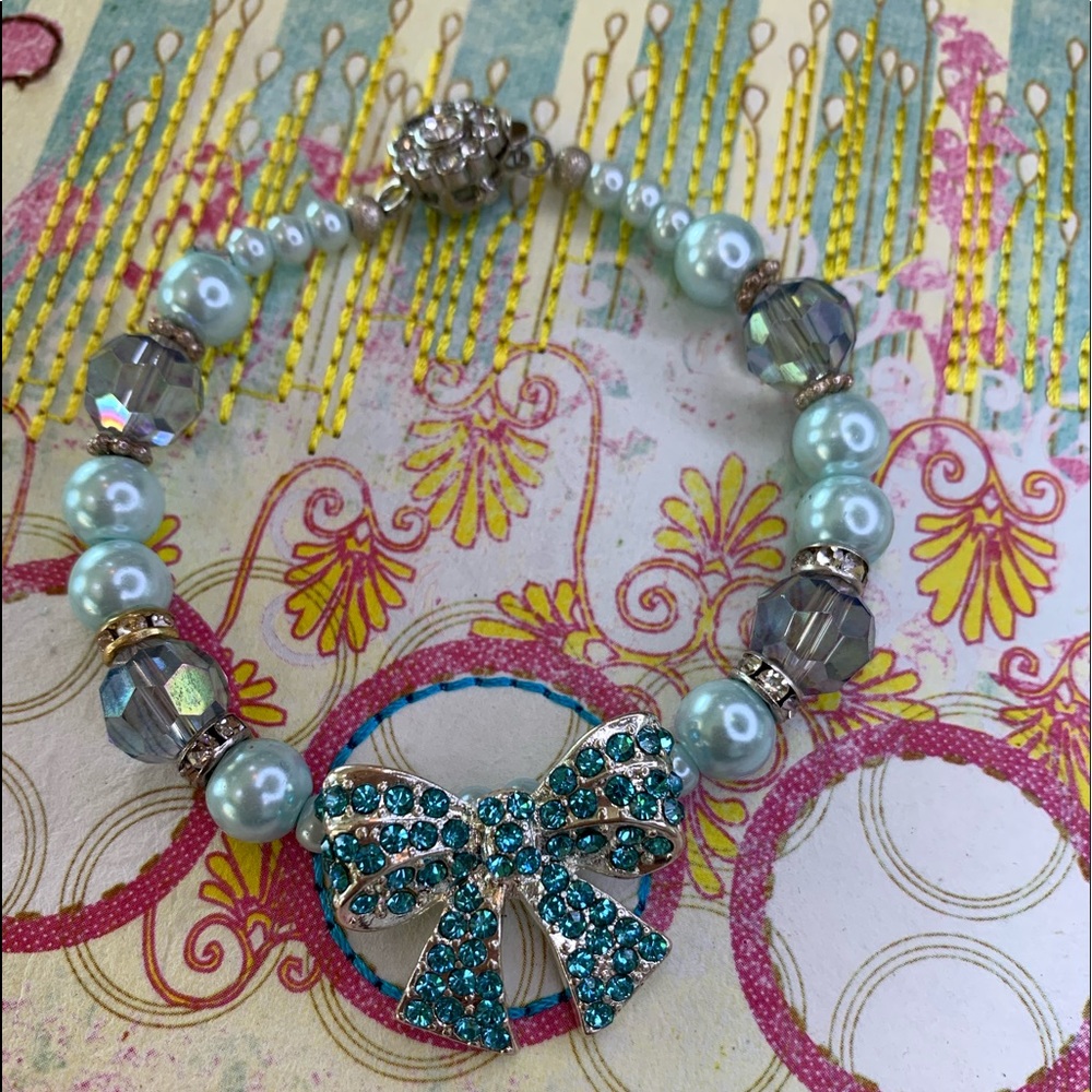 Tiffany blue colored glass beaded bracelet